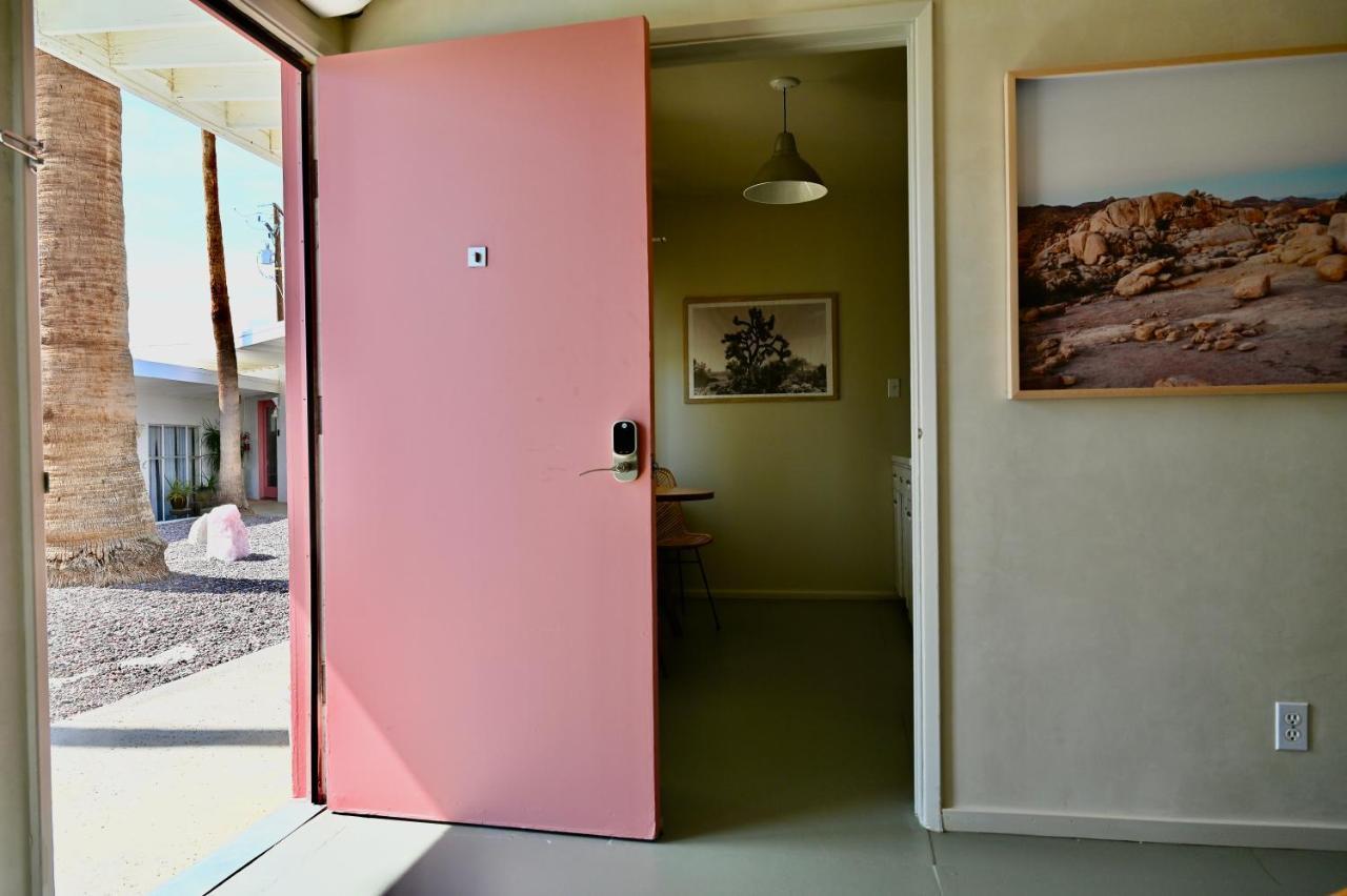 Miracle Manor Boutique Hotel & Spa Desert Hot Springs Exterior photo