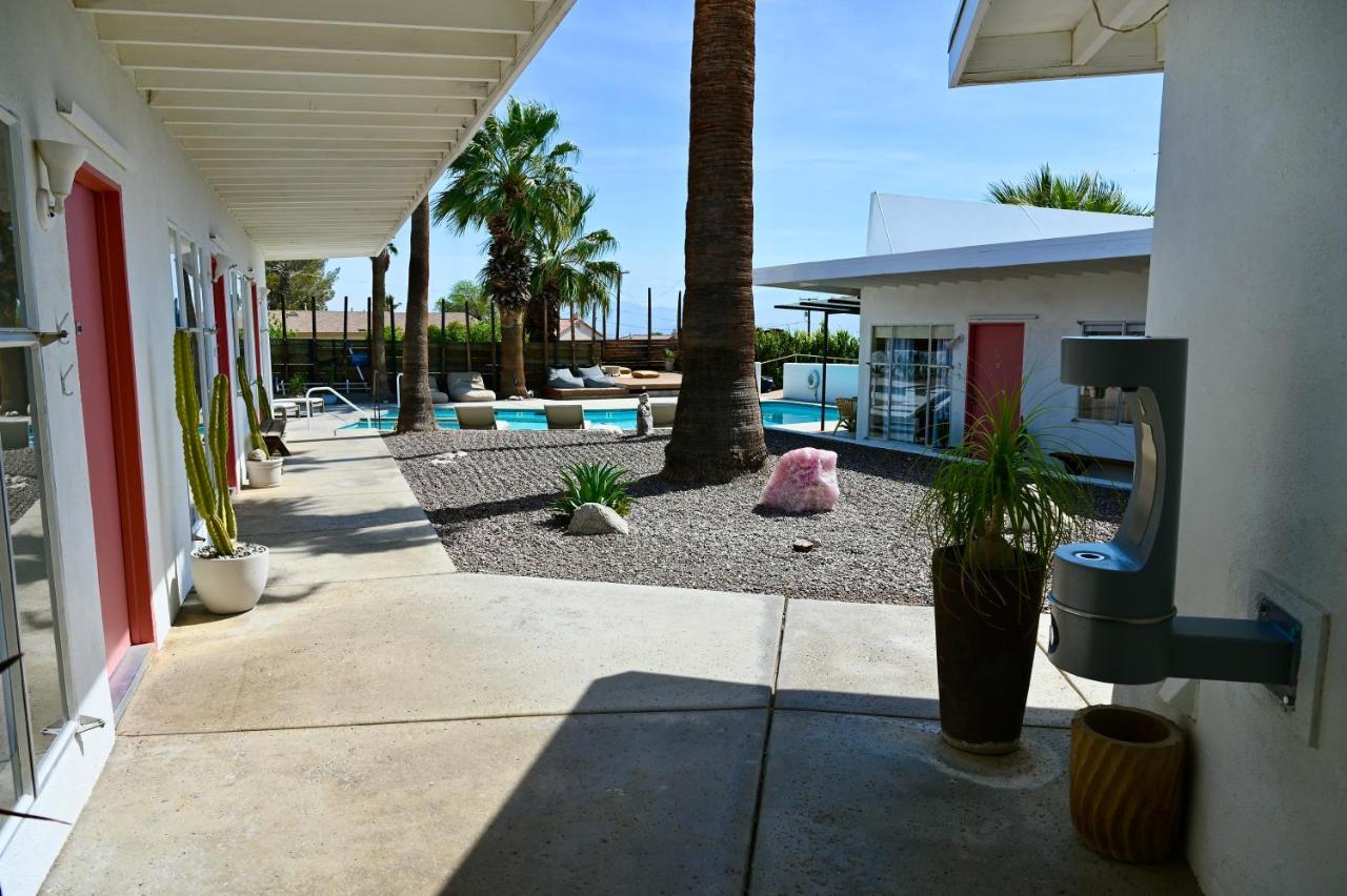 Miracle Manor Boutique Hotel & Spa Desert Hot Springs Exterior photo