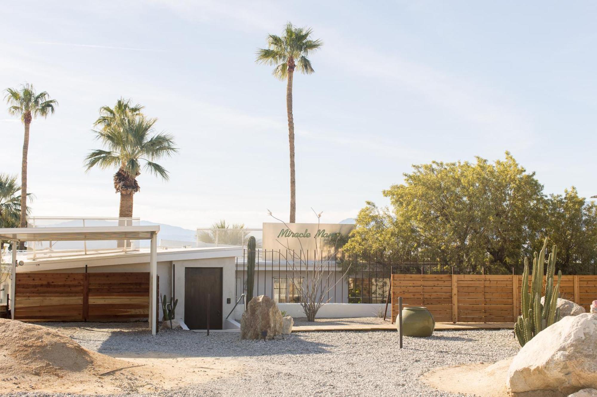 Miracle Manor Boutique Hotel & Spa Desert Hot Springs Exterior photo