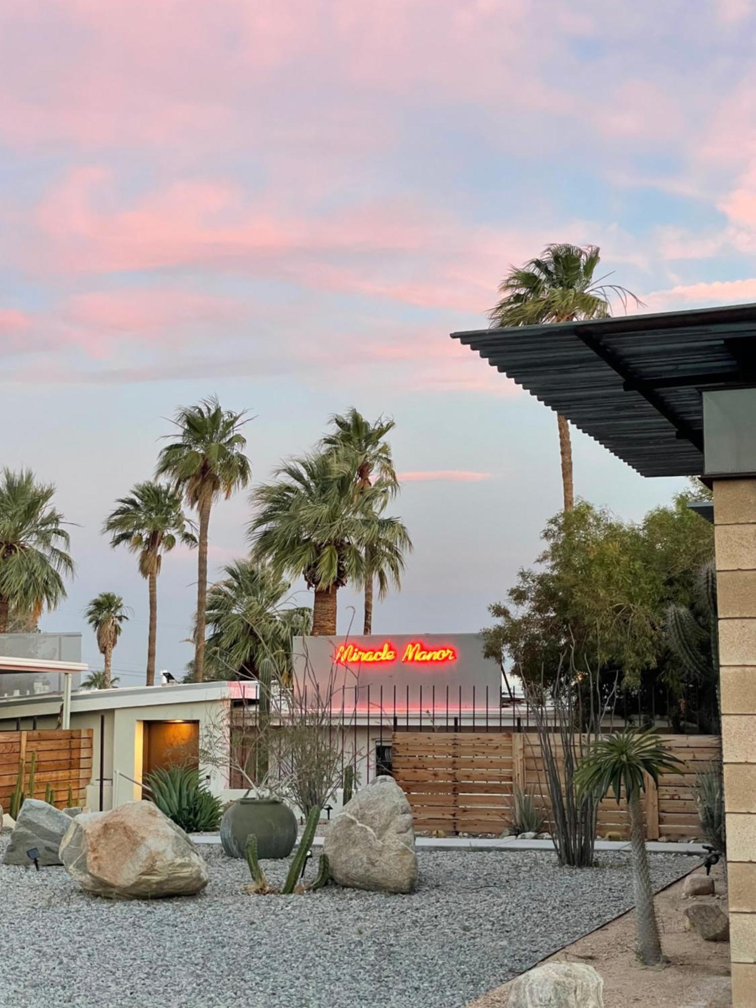 Miracle Manor Boutique Hotel & Spa Desert Hot Springs Exterior photo