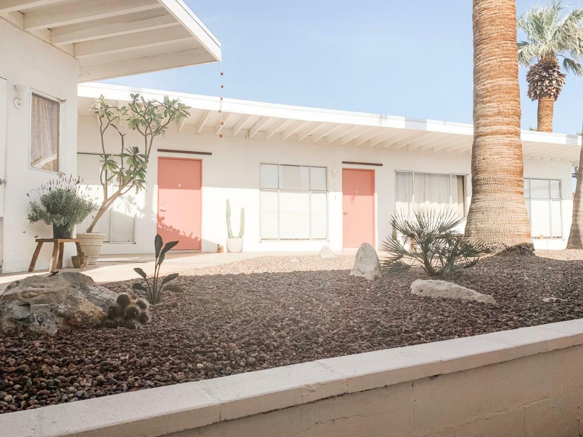 Miracle Manor Boutique Hotel & Spa Desert Hot Springs Exterior photo