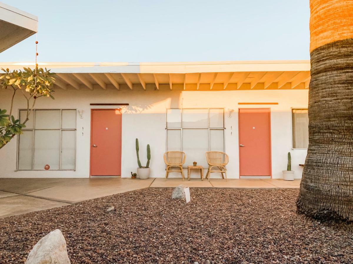 Miracle Manor Boutique Hotel & Spa Desert Hot Springs Exterior photo